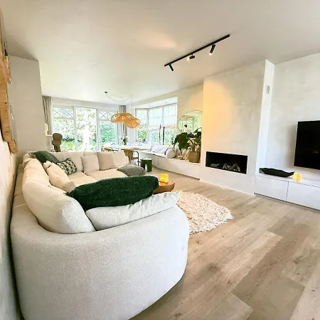 Villa Peaceful 3-bedroom With Spacious Garden In *