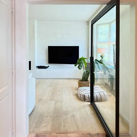 Peaceful 3-bedroom With Spacious Garden In